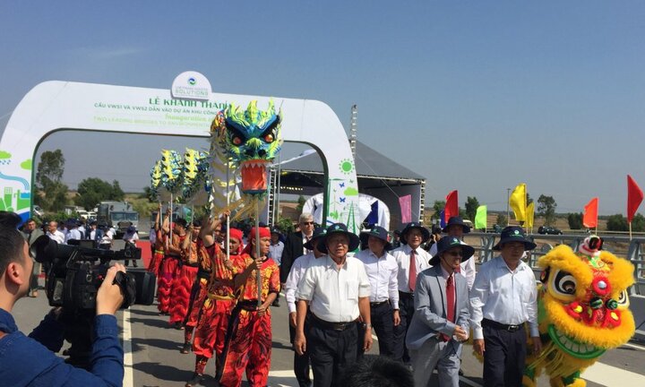 VWS khánh thành 2 cầu lớn dẫn vào dự án hàng trăm triệu USD ở Long An