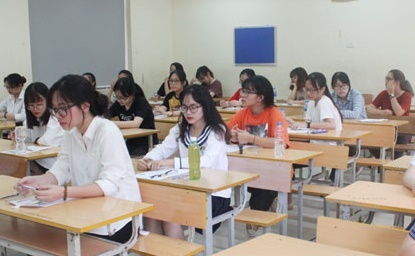 Thí sinh ở TP.HCM 'tố' cán bộ coi thi không bù đủ thời gian làm bài