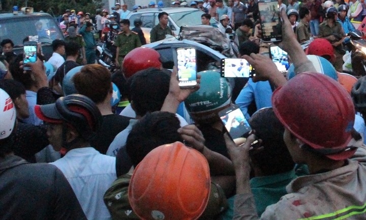 Xúm vào livestream người gặp nạn: Cơn khát máu view làm cạn kiệt lương tri