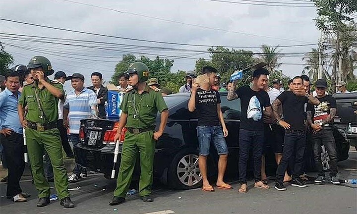 Giang hồ vây xe công an: Vì sao vợ nguyên Giám đốc Công an tỉnh Đồng Nai bị triệu tập?
