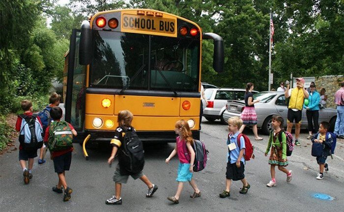 Từ vụ bé trai lớp 1 trường Gateway chết thương tâm trên xe bus, người lớn phải lưu ý gì?