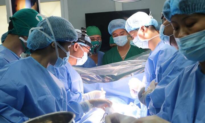 Lần đầu tiên Việt Nam phẫu thuật lồng ngực có sử dụng máy tim phổi nhân tạo