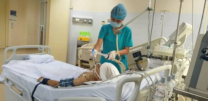 'Bão đêm' cổ vũ bóng đá, tân sinh viên tai nạn nguy kịch