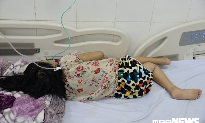 Cháu bé 12 tuổi, mang 6 bệnh nguy hiểm từ cõi chết trở về