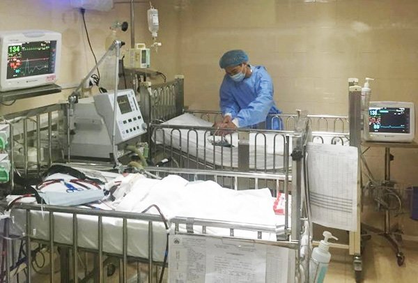 2 cháu bé nguy kịch, thở máy do nhiễm virus không có thuốc đặc trị