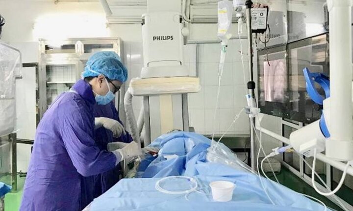 Cứu sống sản phụ chảy máu ồ ạt sau sinh