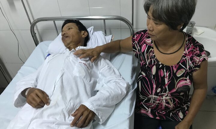 Cuộc sống cùng quẫn của gia đình vợ ung thư, chồng suy tim, con trai suy thận