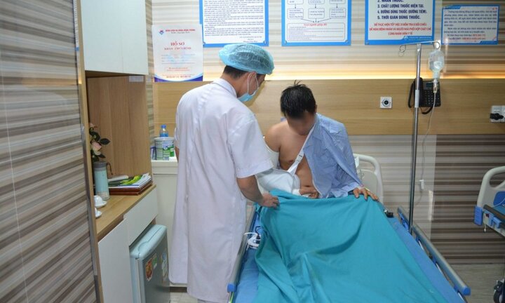 Chống tay theo thói quen khi ngã, nam thanh niên 28 tuổi suýt bị tàn tật