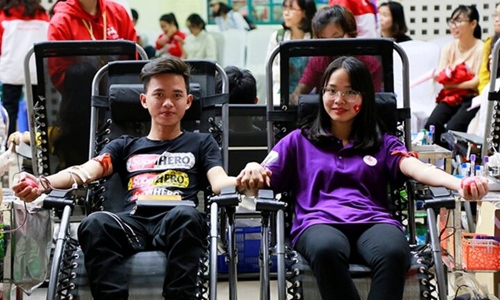 1.180 đơn vị máu được hiến tặng ngày đầu ngày hội hiến máu ‘Trái tim tình nguyện’