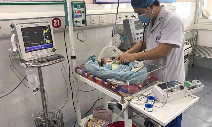 Kích hoạt quy trình báo động đỏ cứu hai mẹ con sản phụ nguy kịch