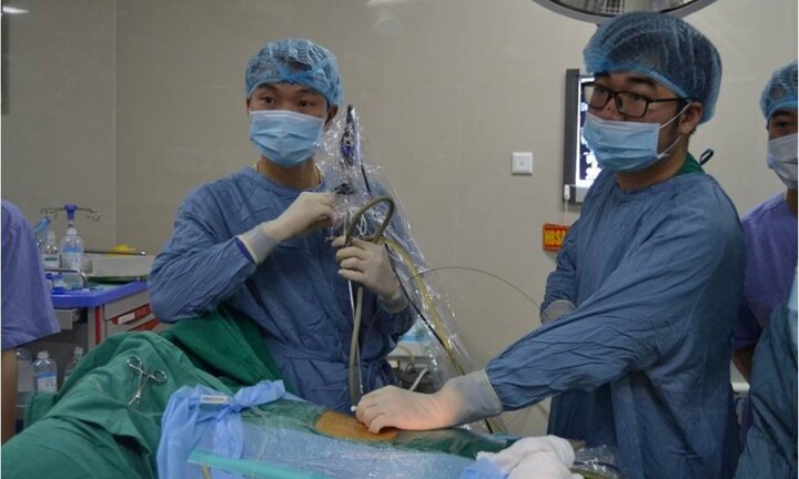 Cứu nam thanh niên 25 tuổi bị sỏi thận nhưng tự chữa tại nhà bằng thuốc nam