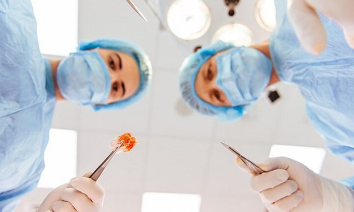 Bác sĩ bỏ quên băng gạc trong bụng khiến bệnh nhân thiệt mạng