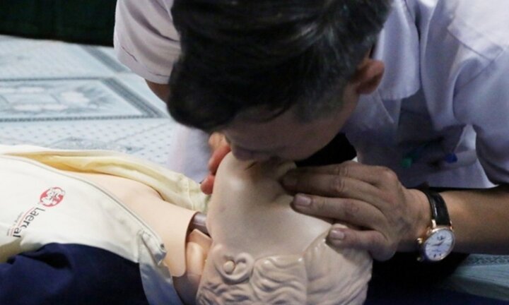 Những kỹ năng cần 'bỏ túi' về sơ cứu trẻ bị đuối nước