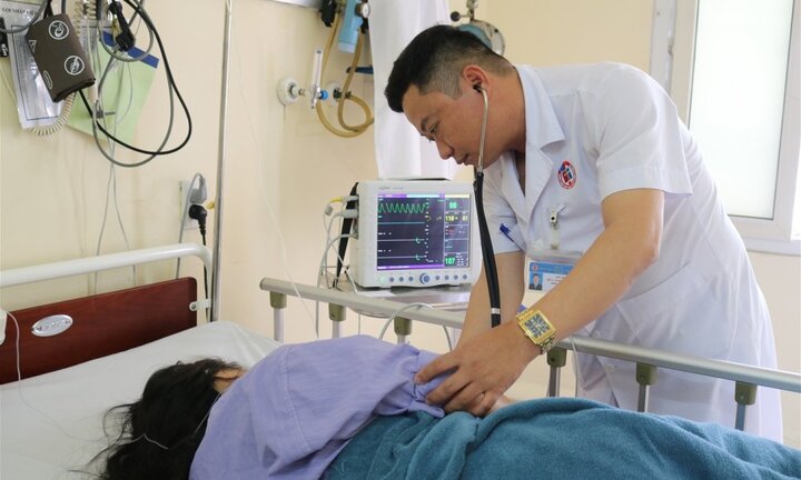 Người phụ nữ bị sốc phản vệ do ăn trứng kiến