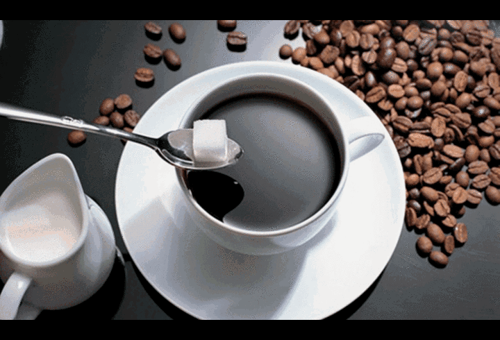 Uống cà phê khi chưa ăn sáng có hại đến thế nào?