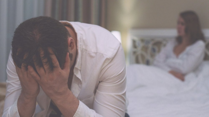 Phát hiện vợ ngoại tình với bạn thân nhờ chiếc 'camera hỏng'