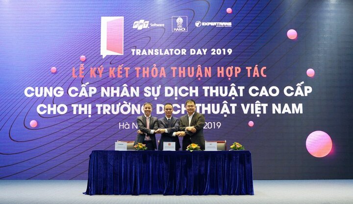 Sinh viên ĐH Hà Nội có thêm nền tảng dịch thuật công nghệ AI