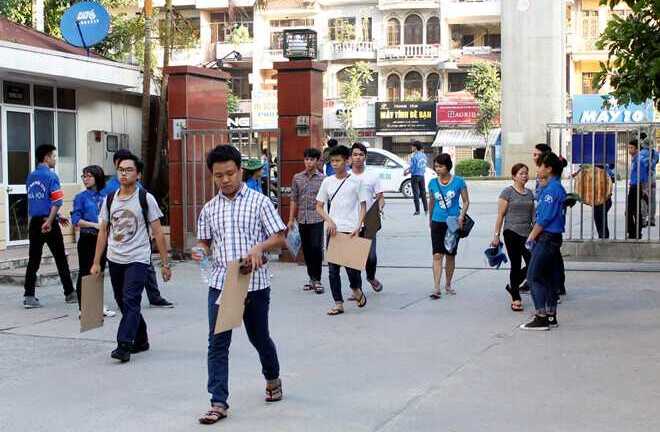 Đột nhập phòng thi năng khiếu của ĐH Kiến trúc Hà Nội