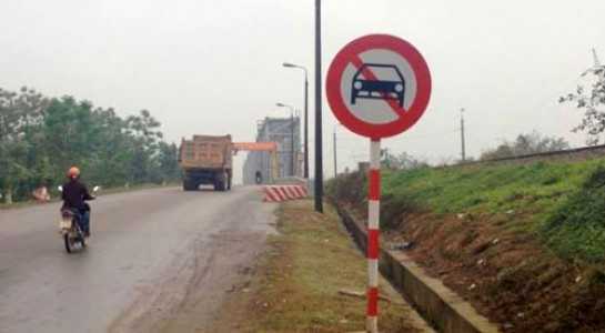 Cấm ô tô lưu thông qua cầu Việt Trì: Phó Thủ tướng yêu cầu báo cáo