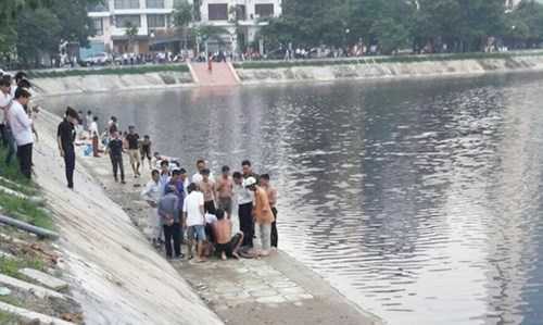 Nhảy xuống hồ Ngọc Khánh tắm, một thanh niên chết đuối