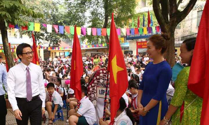 Phó Thủ tướng Vũ Đức Đam bất ngờ dự lễ khai giảng ở tiểu học Việt Nam - Cu Ba