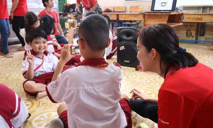 Lớp học nhiếp ảnh đặc biệt cho học sinh tiểu học