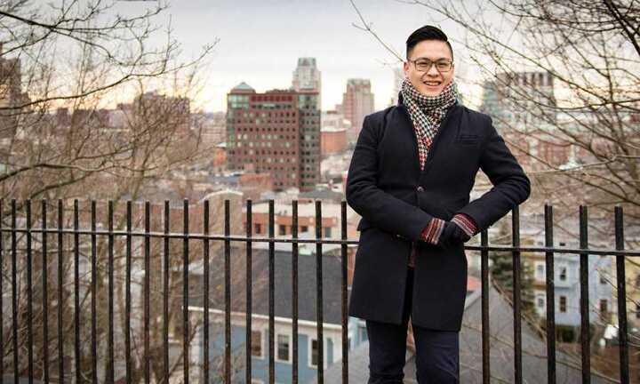 Chàng trai 9X tốt nghiệp đại học hàng đầu thế giới, nói 5 ngoại ngữ