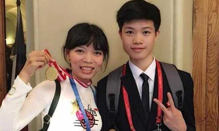 Gặp chàng trai “vàng” Olympic Hóa học Việt Nam là con trai người cắt tóc