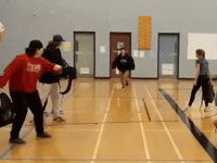 Thử thách 'né ba lô' thu hút giới trẻ toàn thế giới