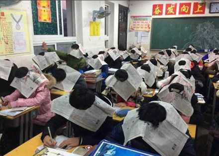 Chiêu chống gian lận 'bá đạo' của giáo viên Trung Quốc