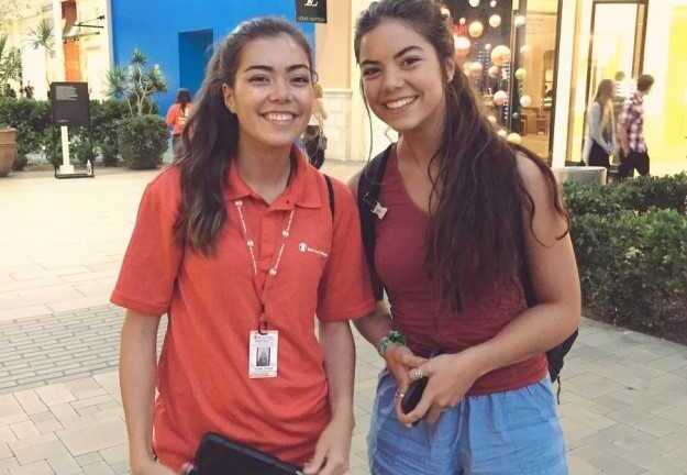 Nữ sinh 9X xinh đẹp phát hiện 6 'bản sao' trên khắp thế giới