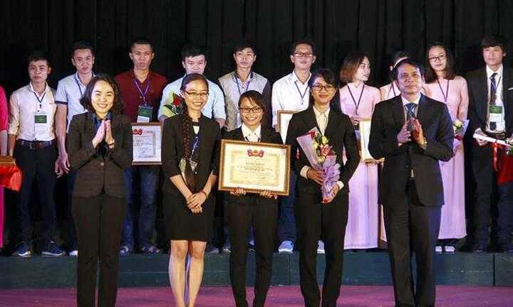 Sinh viên Việt tài năng nghiên cứu chống ung thư khiến nhiều người ngỡ ngàng