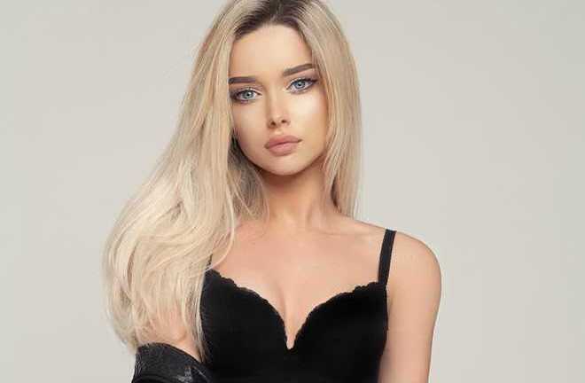 Cô gái xinh đẹp giống hệt búp bê Barbie khiến dân mạng tranh cãi