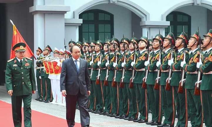 Thủ tướng kiểm tra công tác sẵn sàng chiến đấu của Tổng cục Tình báo