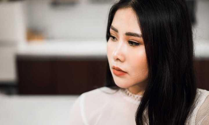 Nữ du học sinh xinh đẹp thức thâu đêm trông nồi bánh chưng ngày Tết