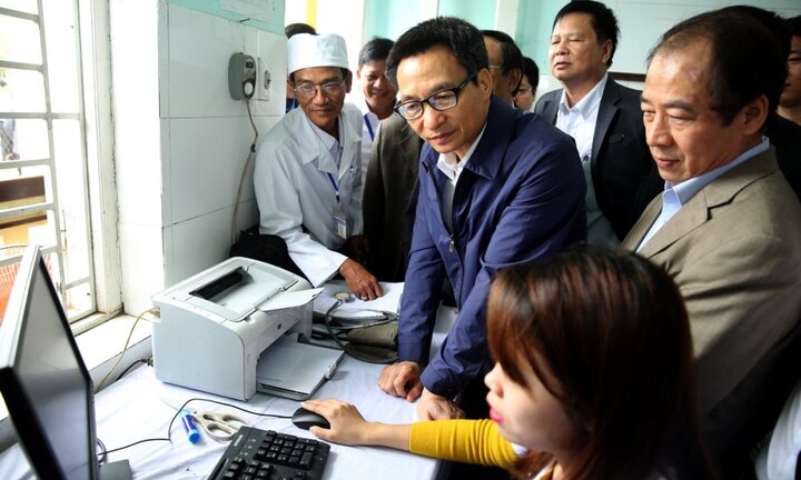 Phó Thủ tướng Vũ Đức Đam: Nhiều người nghèo đi khám thì bệnh đã nặng
