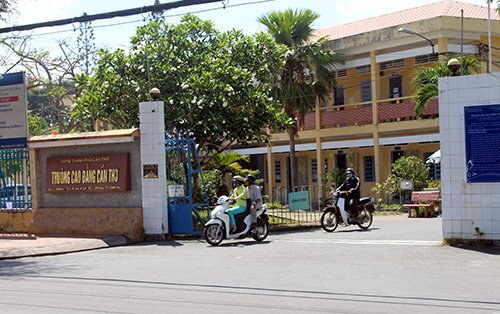 Giảng viên đi vào siêu thị, mất hơn 50 bài thi của sinh viên