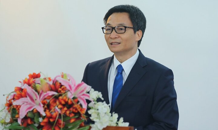 Phó Thủ tướng Vũ Đức Đam phát biểu từ xa qua kết nối 4G