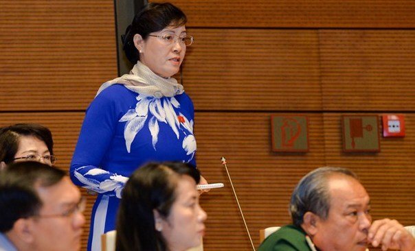 Đại biểu Quốc hội: 'Bộ trưởng có biết nông dân nghĩ gì về bộ trưởng không?'