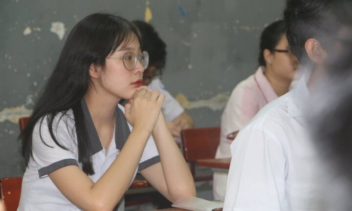 37 thí sinh bị đình chỉ sau buổi thi môn Ngữ Văn