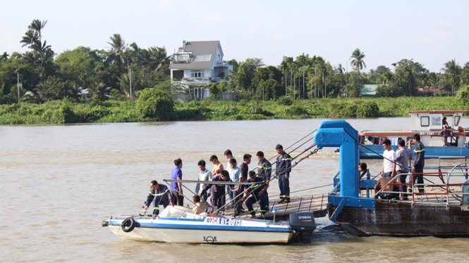 Sà lan đâm tàu chở cát khiến 2 mẹ con mất tích: Phó Thủ tướng yêu cầu điều tra