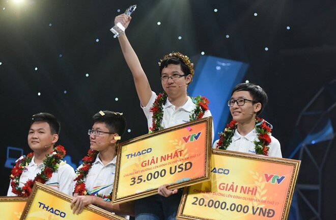 Chân dung Phan Đăng Nhật Minh - chàng trai giành vòng nguyệt quế Đường lên đỉnh Olympia 2017