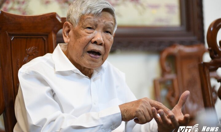 Nguyên Tổng Bí thư Lê Khả Phiêu: ‘Giám sát lơi lỏng, cá nhân tự thỏa mãn là nguyên nhân khiến cán bộ hư hỏng’