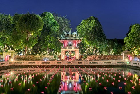 Sách ảnh Thu Vọng Nguyệt lùi thời gian lên kệ để hoàn thiện tác quyền