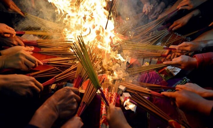Tâm không sáng thì cúng bao nhiêu vàng mã cũng bằng không