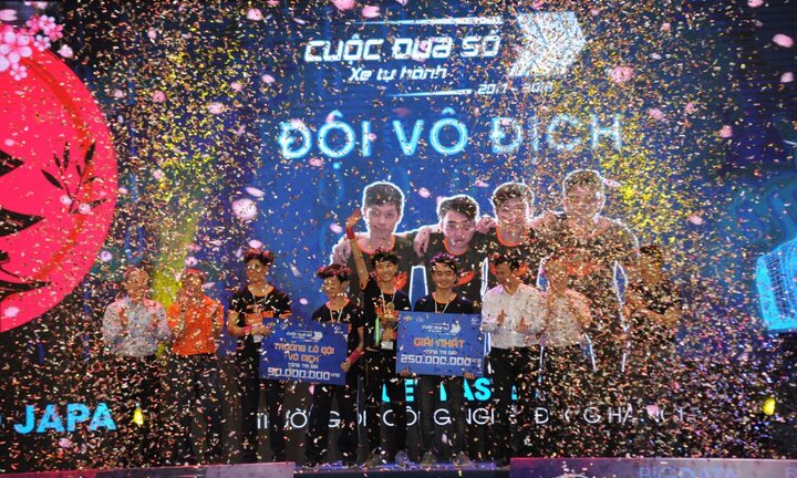 Sinh viên ĐH Quốc gia Hà Nội vô địch 'Cuộc đua số' giành 450 triệu đồng