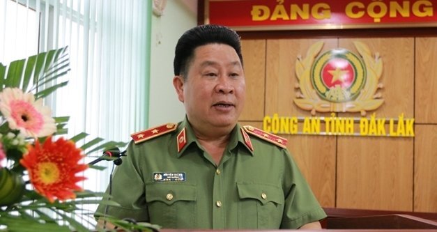 Trình Chủ tịch nước giáng cấp ông Bùi Văn Thành từ Trung tướng xuống Đại tá