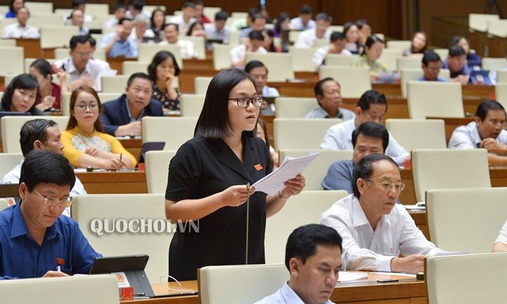Đại biểu Quàng Thị Vân: 'Người mua rượu, bia sau 22h thường là người nát rượu, nghiện rượu'