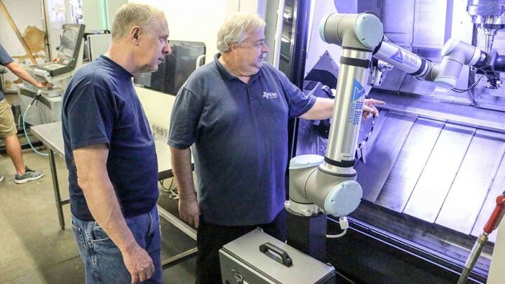 Ra mắt robot thông minh tải trọng lớn, tăng tốc hệ thống tự động