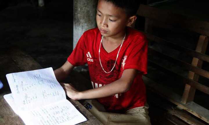 Không làm được bài, thầy giáo dùng thước gỗ đánh học sinh lớp 4 nhập viện